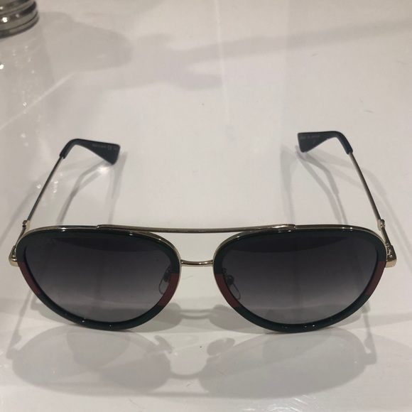 Gucci Sun Glasses - Picture 1 of 5